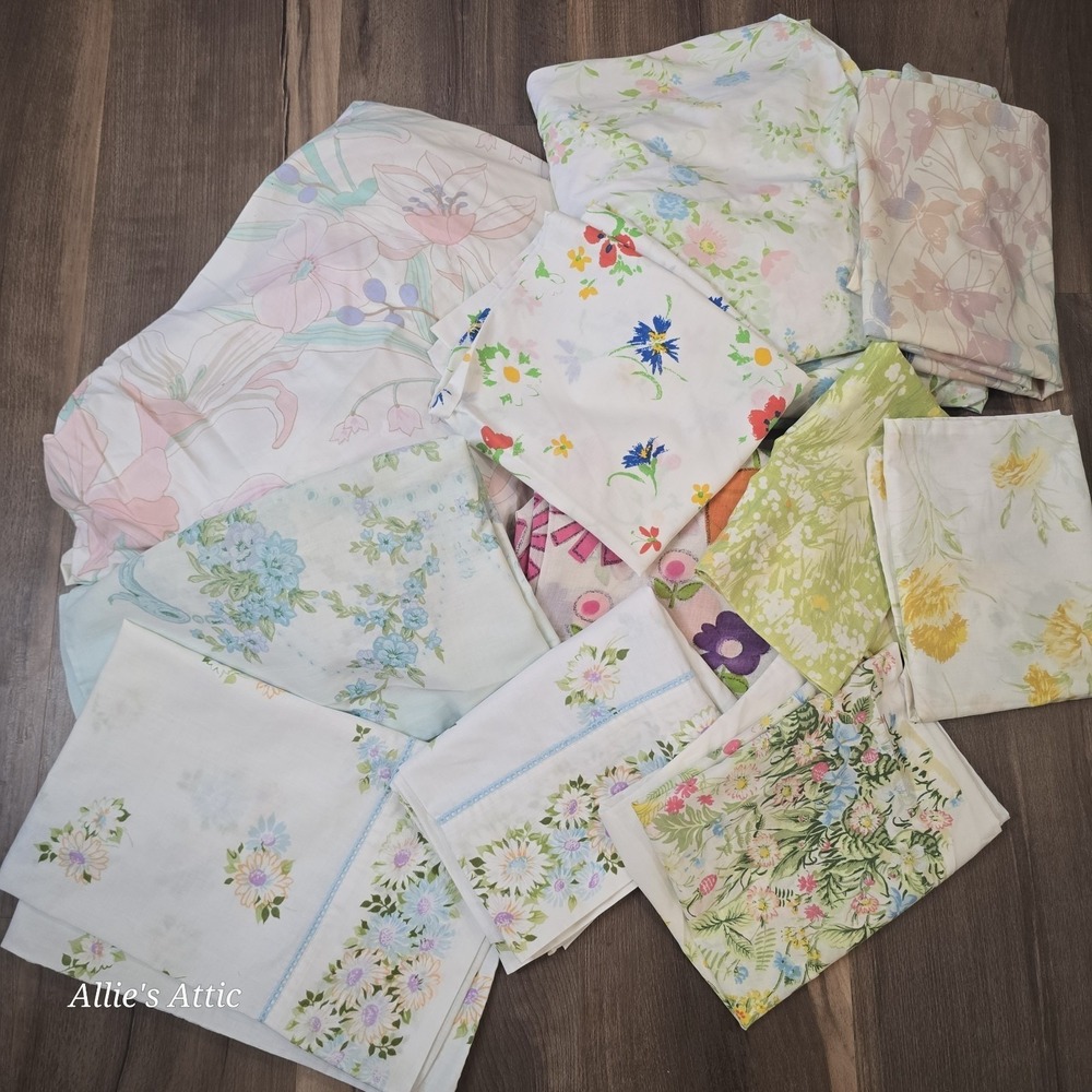 70s Bed Sheets Mixed Lot Floral Pillowcases Fabric Vintage Craft Material